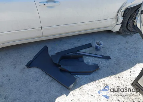 2017 Toyota Highlander Limited z USA, uszkodzony, nr VIN 5TDDZRFH3HS366004